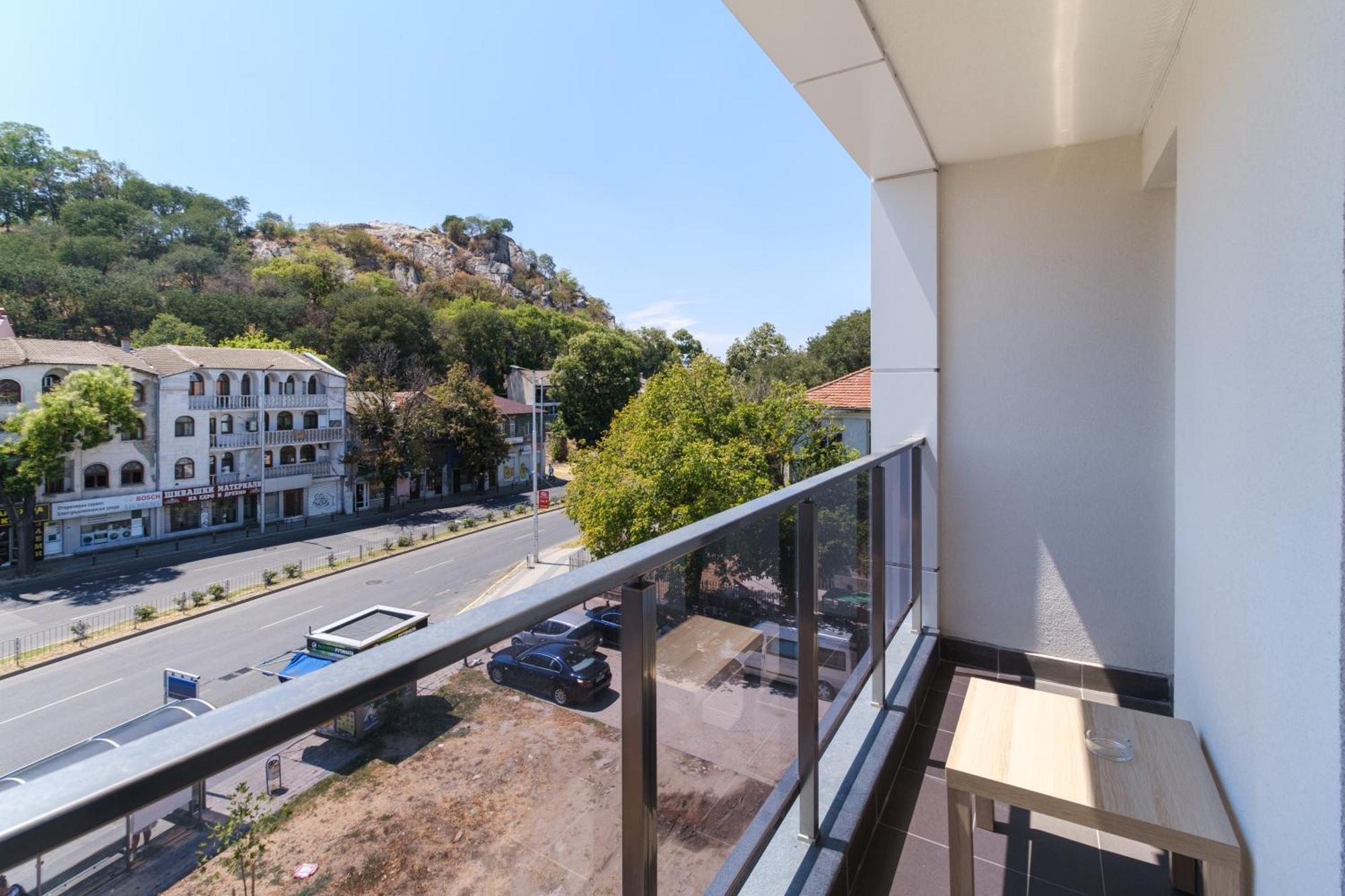 Modern 1-Bedroom Apartment With Free Parking Plovdiv Exterior photo